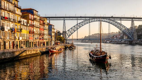 Ribeira y puente Don Luís I sobre el Duero, Oporto — TourExperto